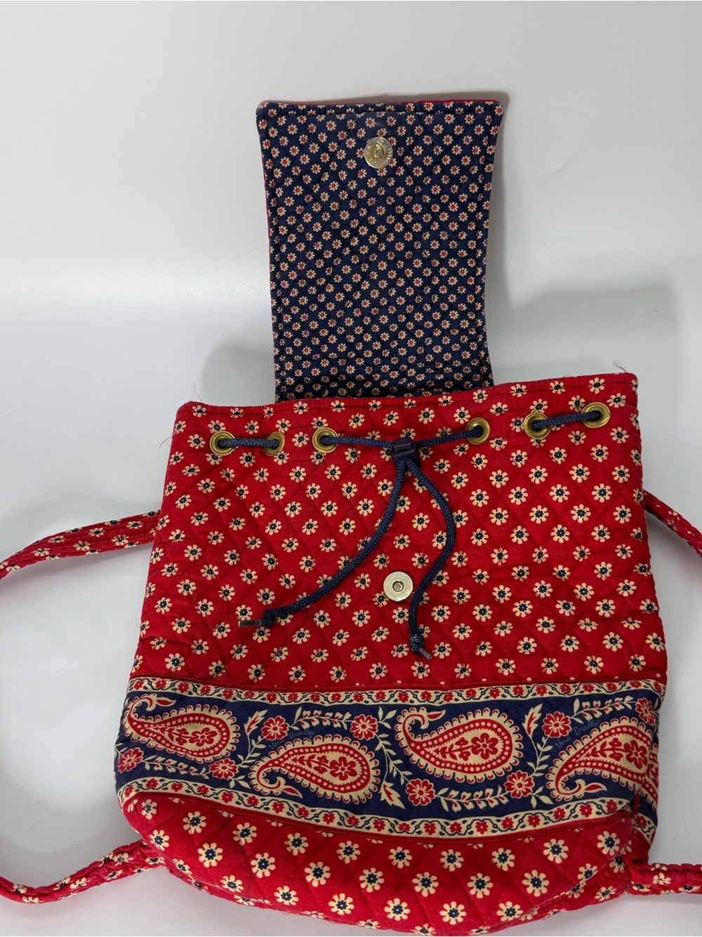VTG Vera Bradley Mimi Flap Drawstring Backpack Red Americana Paisley Quilted - Picture 3 of 13